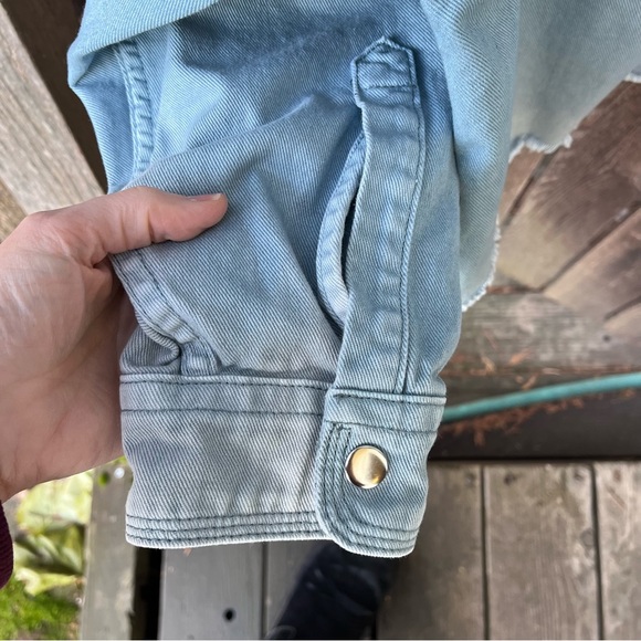 Missguided Boxy Oversized Light Wash Raw Edge Hem Trucker Jean Jacket Sz 12 - Picture 10 of 13